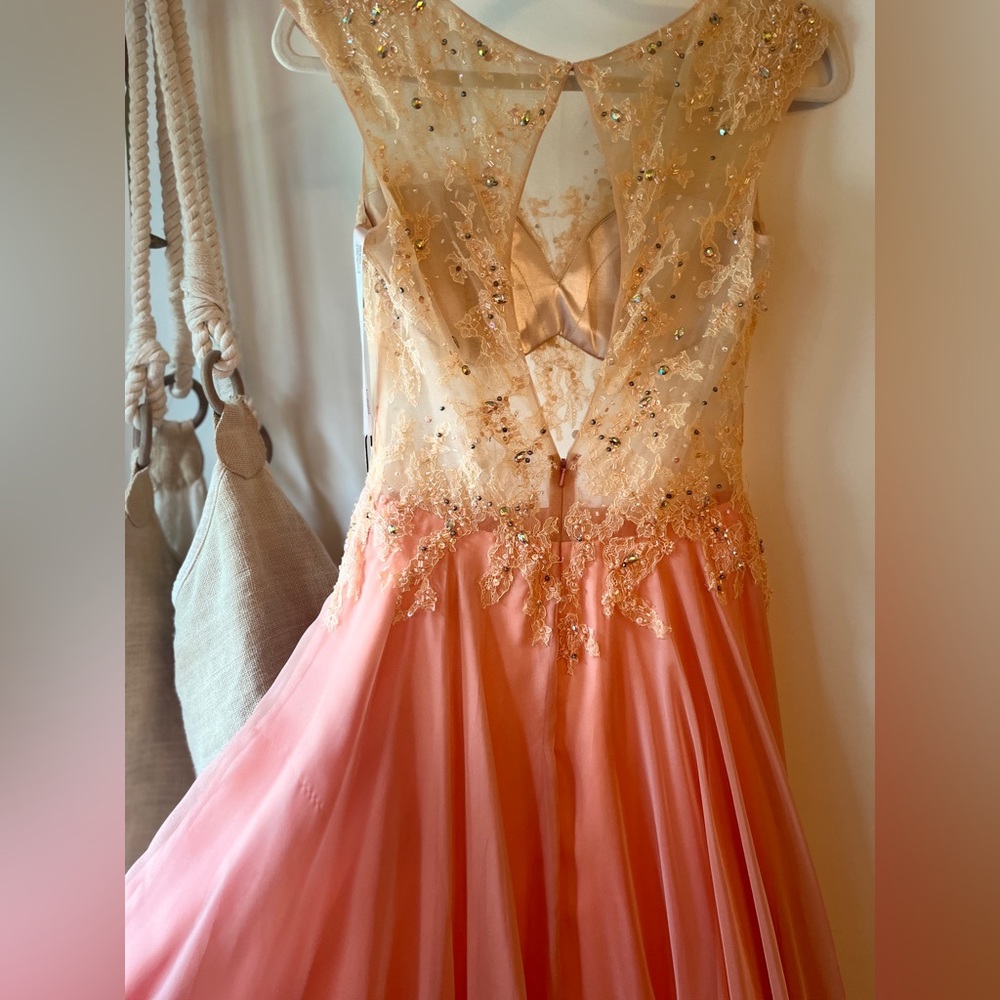 Sexy gown sophisticated handmade Italian lace and silk maxi Tony Bowls dress - Picture 5 of 16